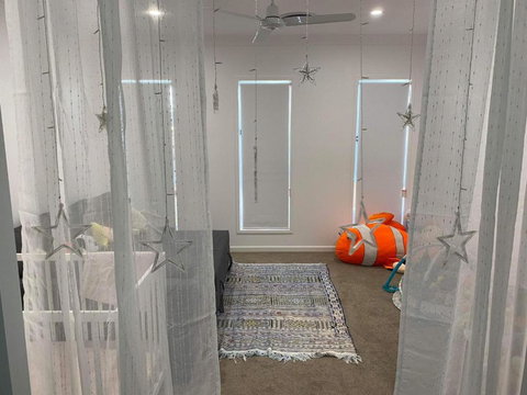 Absolute Familial Paradise- Greenbank - Accommodation in Surfers Paradise 2