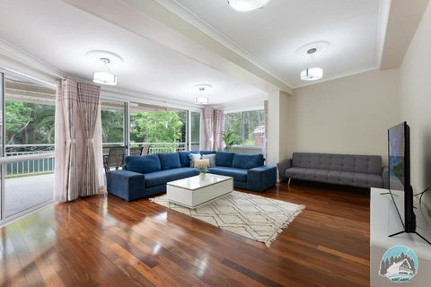 Aircabin - Denistone - 3 Beds Lovely House - Accommodation in Surfers Paradise 3