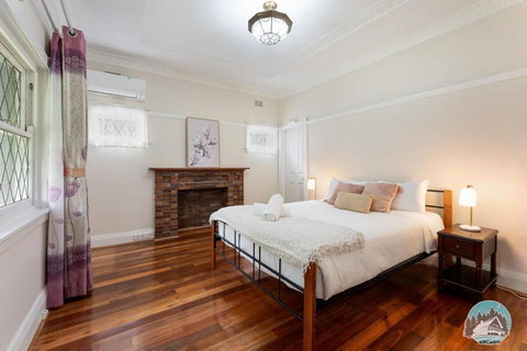 Aircabin - Denistone - 3 Beds Lovely House - Accommodation in Surfers Paradise 4