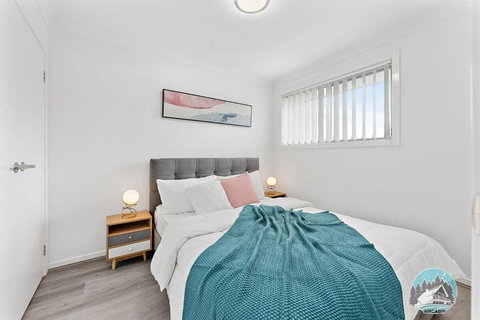 Aircabin - Edmondson Park - 4 Beds Compy House - Accommodation in Surfers Paradise 3