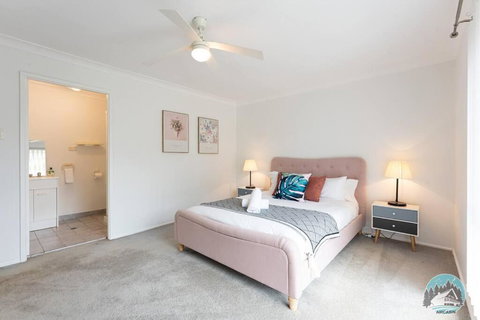 Aircabin - Marayong - Convenient - 3 Beds House - Accommodation in Surfers Paradise 2