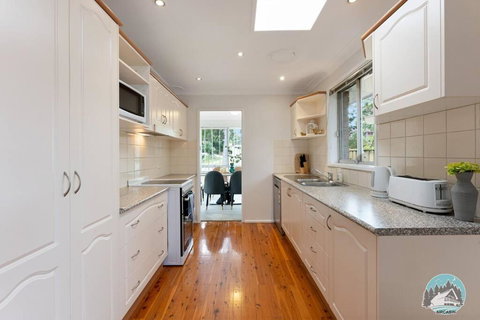 Aircabin - Marayong - Convenient - 3 Beds House - Accommodation in Surfers Paradise 3