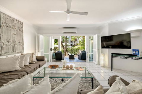 Alamanda At Palm Cove Directly On The Beach - Accommodation in Surfers Paradise 1