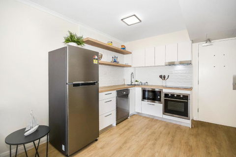 ALEXANDRA BEACH RESORT-ALEX412 - Accommodation in Surfers Paradise 2