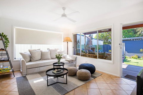 Amaroo - Pet Friendly - 2 Mins Walk To Beach - Outdoor Fireplace - Accommodation in Surfers Paradise 2