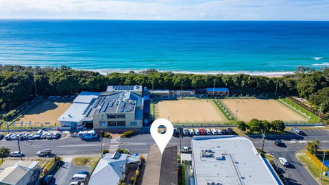 Apartment Awesome Location, Near Cafes, Restaurants, Short Stroll To The Beach - Accommodation in Surfers Paradise 2