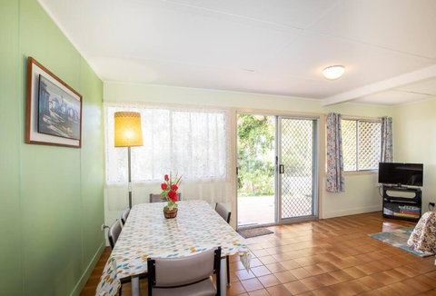 ARCADIA -Straddie Original 3 Bedroom House With Ocean Views - Accommodation in Surfers Paradise 1