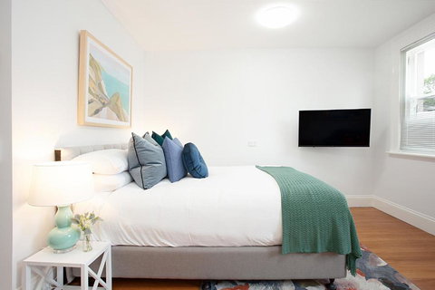 Art Deco Designer Studio In Lewisham - Accommodation in Surfers Paradise 0