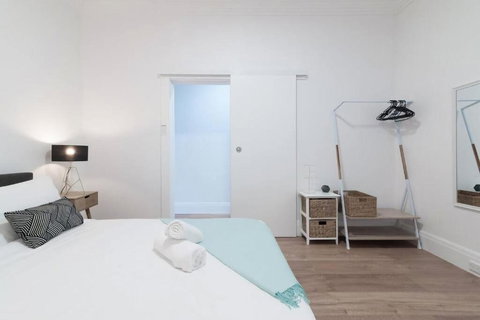 Art Deco Mosman Dream Minutes Drive To Balmoral - Accommodation in Surfers Paradise 4