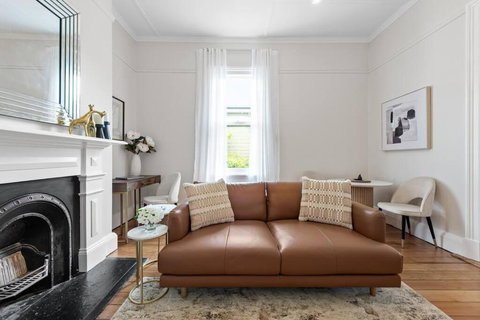 Art Deco W Modern Twist 1Bed 1Bath 1Car New Farm - Accommodation in Surfers Paradise 4