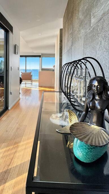 Ava - Luxe Oceanfront Beach House - Accommodation in Surfers Paradise 3