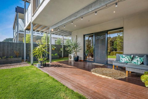 Back Beach Beauty - Accommodation in Surfers Paradise 1