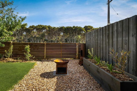 Back Beach Beauty - Accommodation in Surfers Paradise 3