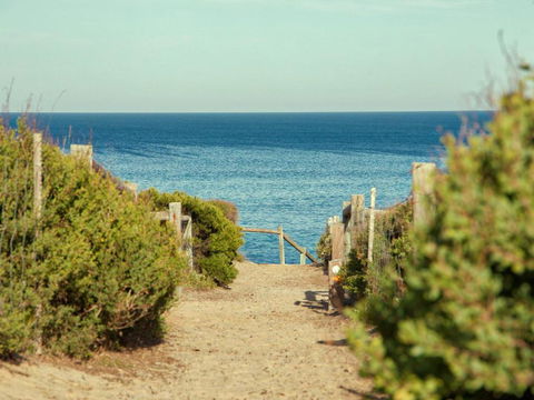 Back Beach Hideaway - Accommodation in Surfers Paradise 0