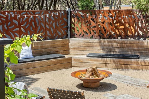 Back Beach Retreat - Accommodation in Surfers Paradise 2