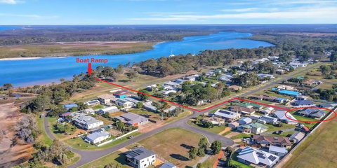 Bali Elliott Heads - Coastal Holiday Home Near Boat Ramp - Accommodation in Surfers Paradise 1