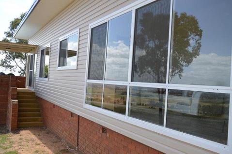 BATHURST GOLDFIELDS RESIDENCE On MOUNT PANORAMA - Accommodation in Surfers Paradise 3
