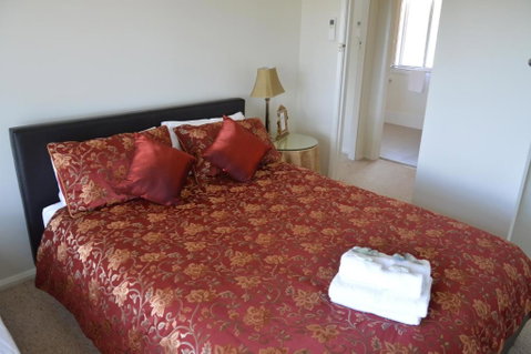BATHURST GOLDFIELDS RESIDENCE On MOUNT PANORAMA - Accommodation in Surfers Paradise 2