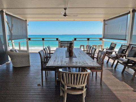 BEACH BACH - Accommodation in Surfers Paradise 2