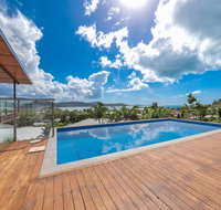 Viewpoint Holiday Home - Cannonvale - Accommodation in Surfers Paradise