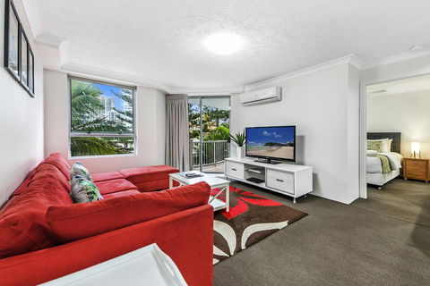 The Ritz Resort Heated Pool - Accommodation in Surfers Paradise 7
