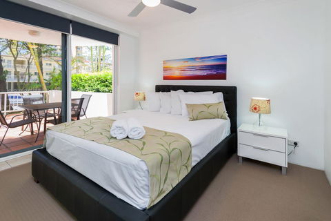 The Ritz Resort Heated Pool - Accommodation in Surfers Paradise 8