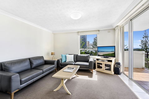 The Ritz Resort Heated Pool - Accommodation in Surfers Paradise 13