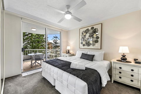 The Ritz Resort Heated Pool - Accommodation in Surfers Paradise 17