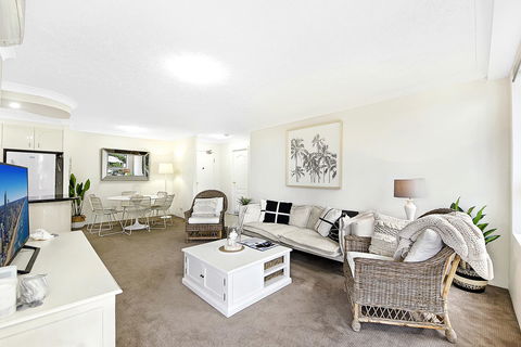 The Ritz Resort Heated Pool - Accommodation in Surfers Paradise 21