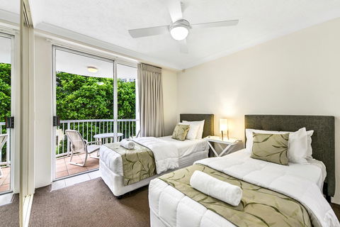 The Ritz Resort Heated Pool - Accommodation in Surfers Paradise 5