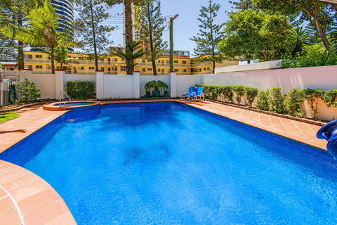 The Ritz Resort Heated Pool - Accommodation in Surfers Paradise 27