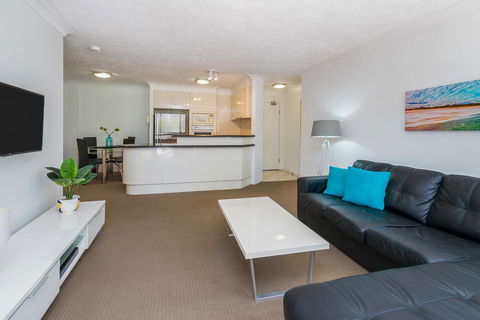 The Ritz Resort Heated Pool - Accommodation in Surfers Paradise 10