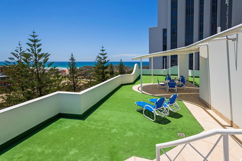 The Ritz Resort Heated Pool - Accommodation in Surfers Paradise 23