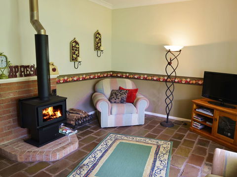 Apple Tree Cottage Montville - Accommodation in Surfers Paradise 4