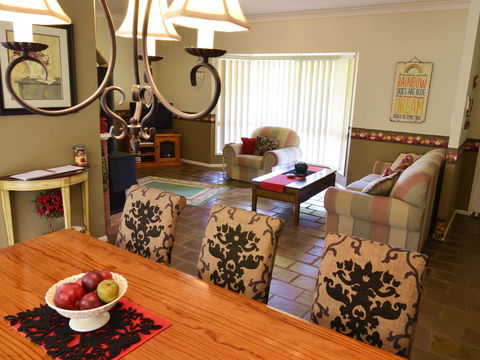 Apple Tree Cottage Montville - Accommodation in Surfers Paradise 5