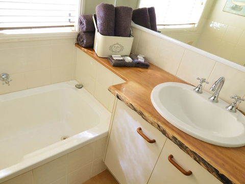 Apple Tree Cottage Montville - Accommodation in Surfers Paradise 10