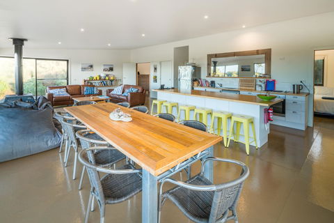 Sawyers Bay Shacks - Accommodation in Surfers Paradise 2