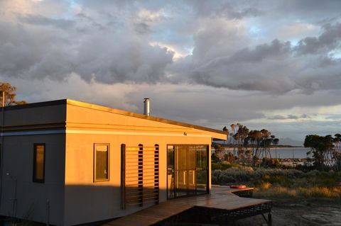 Sawyers Bay Shacks - Accommodation in Surfers Paradise 11