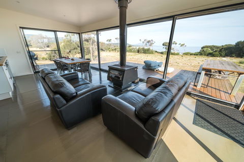Sawyers Bay Shacks - Accommodation in Surfers Paradise 4