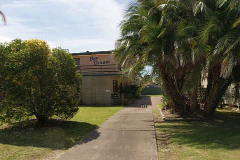 'Bay Dream' Upstairs Unit Three - Accommodation in Surfers Paradise 0