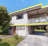 'Beach Break 1' 1/10 Lionel Street - upstairs unit with Aircon - Accommodation in Surfers Paradise