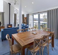 'Matilda' - Spacious  centrally located with great lake views - Accommodation in Surfers Paradise