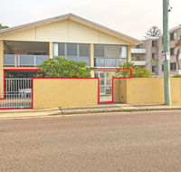 'Mooring One Downstairs' 23 Shoal Bay Rd - Fantastic ground floor duplex with views WIFI and Air Conditioning - Accommodation in Surfers Paradise