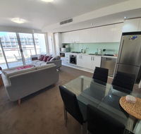 just listed Bolton St 1br 350m walk to Newcastle beach  Wifi end Eand - Accommodation in Surfers Paradise