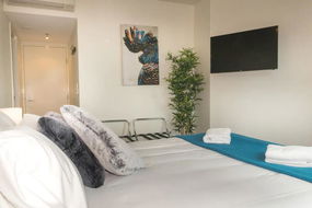Book Brisbane Accommodation Accommodation in Surfers Paradise Accommodation in Surfers Paradise