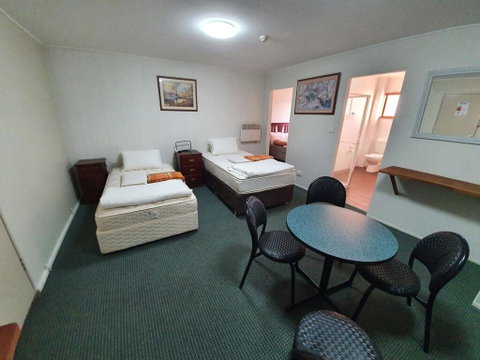 1 Lakeview Plaza - Accommodation in Surfers Paradise 0