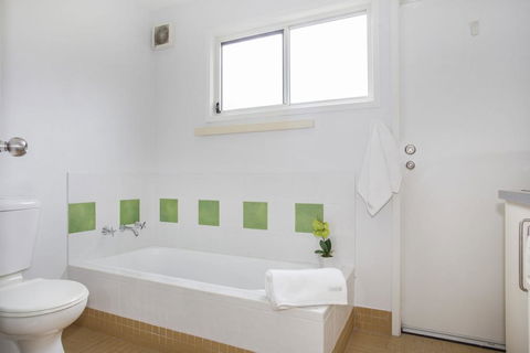 1/31 Ocean Street - A Relaxing Coastal Retreat - Accommodation in Surfers Paradise 1