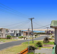 1/32 Ocean Avenue - three bedrooms three bathrooms air con boat parking  water views - Accommodation in Surfers Paradise