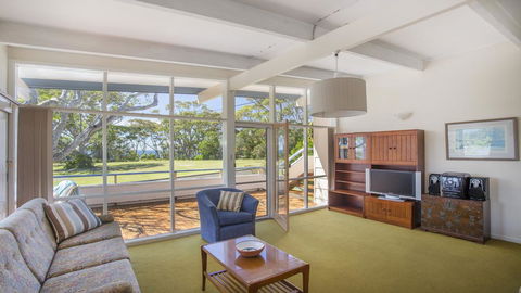 103 Bannister Head Rd - Beaming Bannister Retreat - Accommodation in Surfers Paradise 1