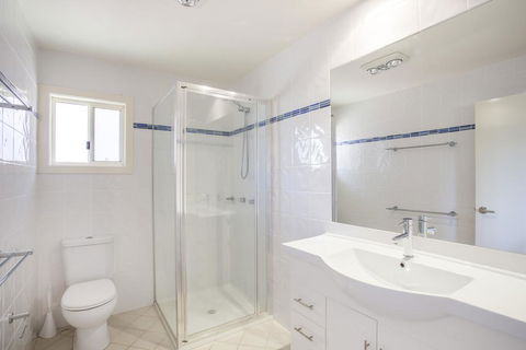 11 Riley St - Stylishly Modern - Accommodation in Surfers Paradise 2